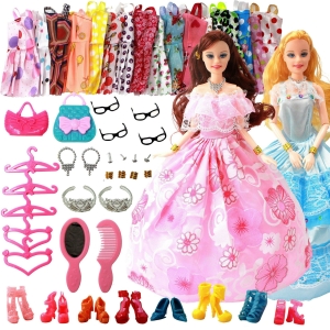 Full view of the fashion doll gift set for girls showing all dolls and accessories.