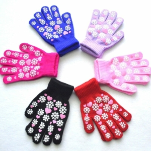 Girls' Gloves for Under 12s, on a white background – a fun and playful gift for girls from Little Pirates.