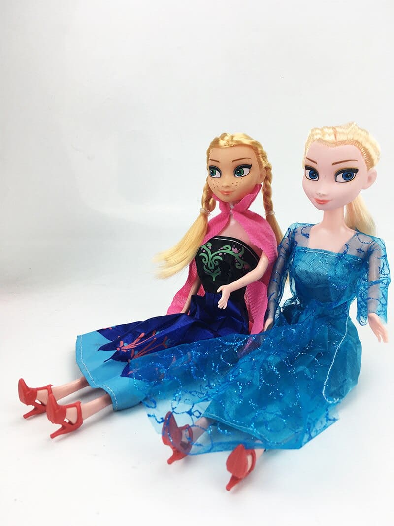 Detail view of the Elsa and Anna Dolls for Girls, showing all available colours and features – Little Pirates Ireland.