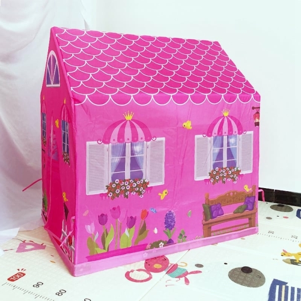 Little Playhouse for Girls in pink, on a rug – a fun and playful gift for girls from Little Pirates.