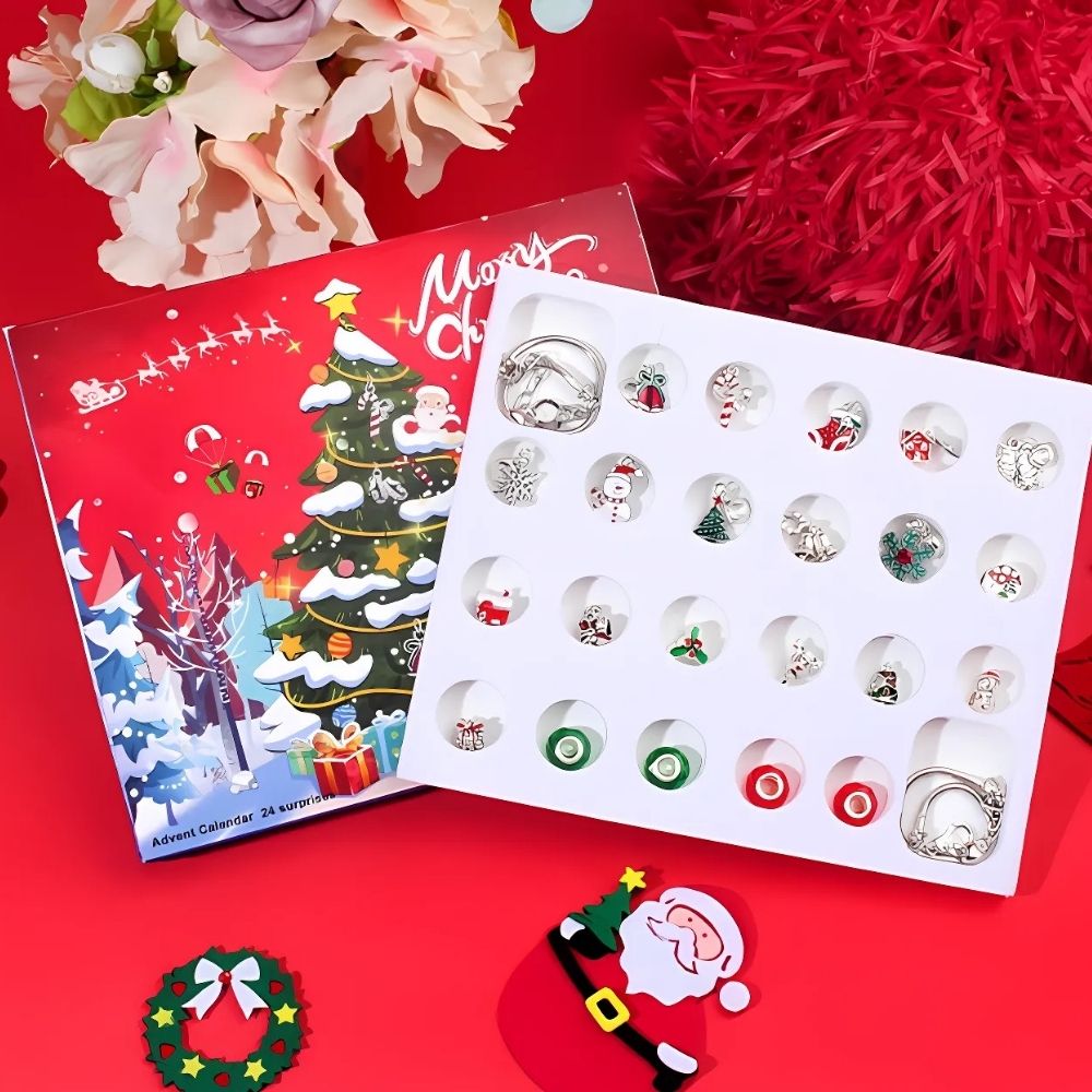 Christmas Advent Calendar with Jewellery Charms - Image 3